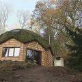 Une maison écologique en forme de dôme avec les matériaux naturels d'Ecobati